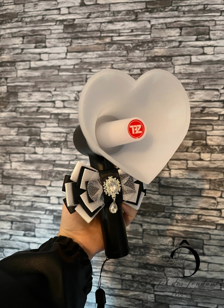 Noeud Ribbon Lightstick Blanc & Noir